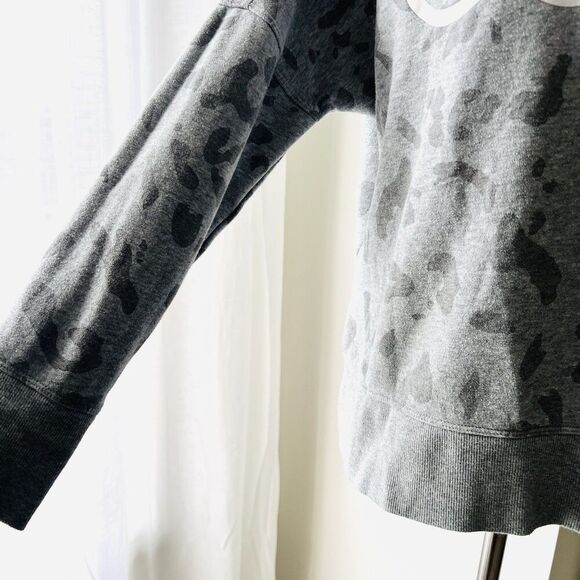 Calvin Klein Gray Leopard Print Turtleneck Cropped Sweatshirt Size Small - Picture 3 of 8